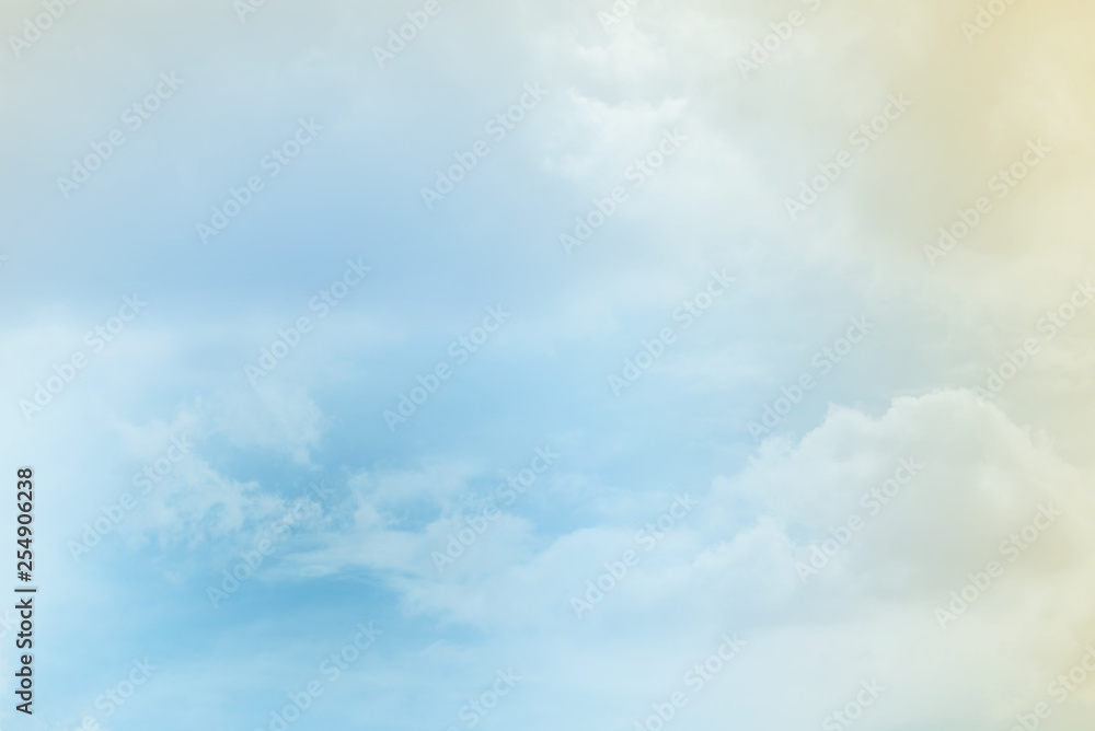 Obraz premium sun and cloud background with a pastel colored