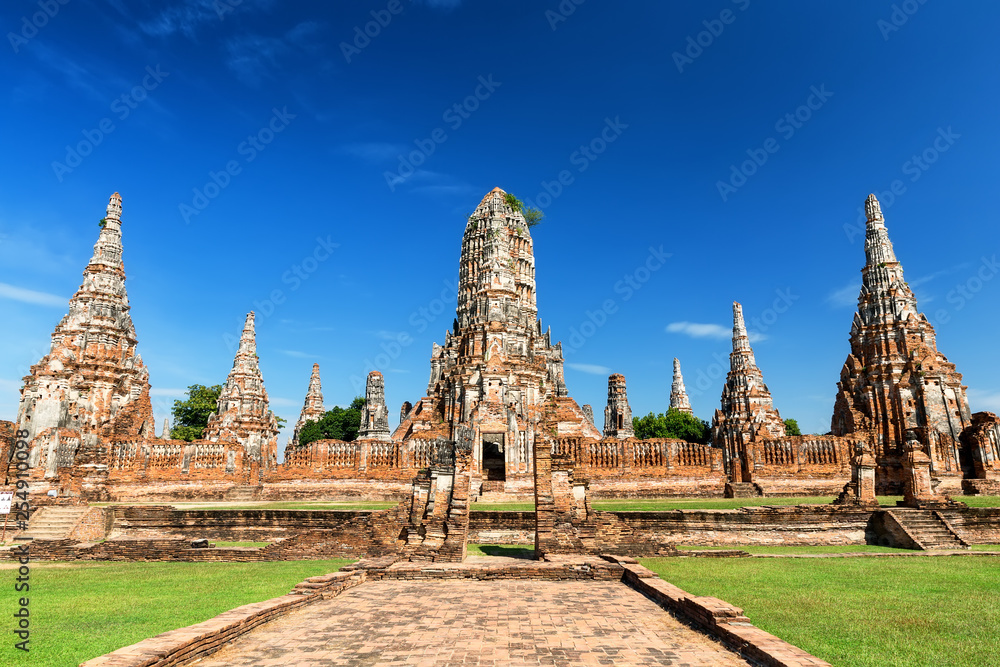 Wat Chaiwatthanaram in the city of Ayutthaya Wat Chaiwatthanaram in the city of Ayutthaya