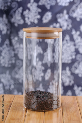 Glass jar © 草房子摄影工作室
