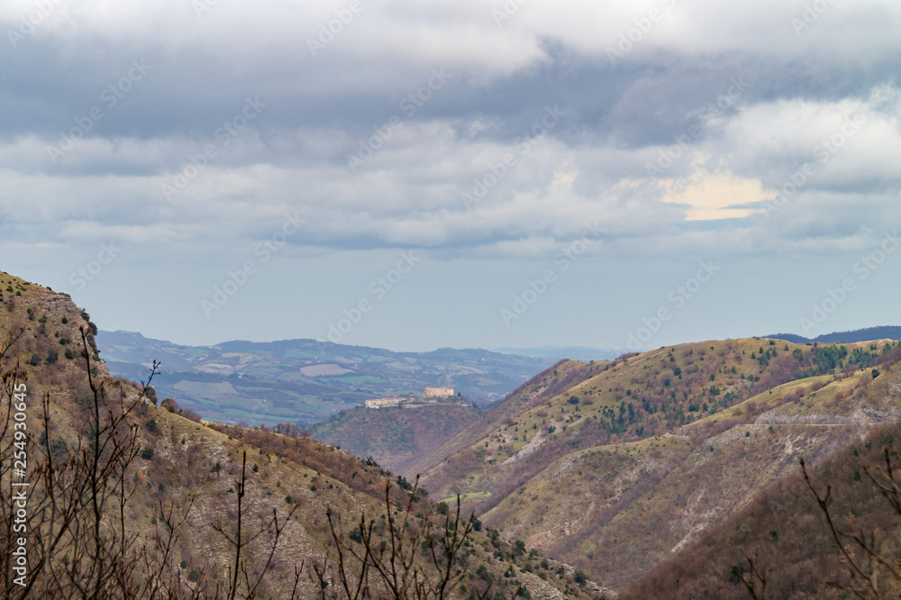 Monti visti da Valpiana sul Monte Catria