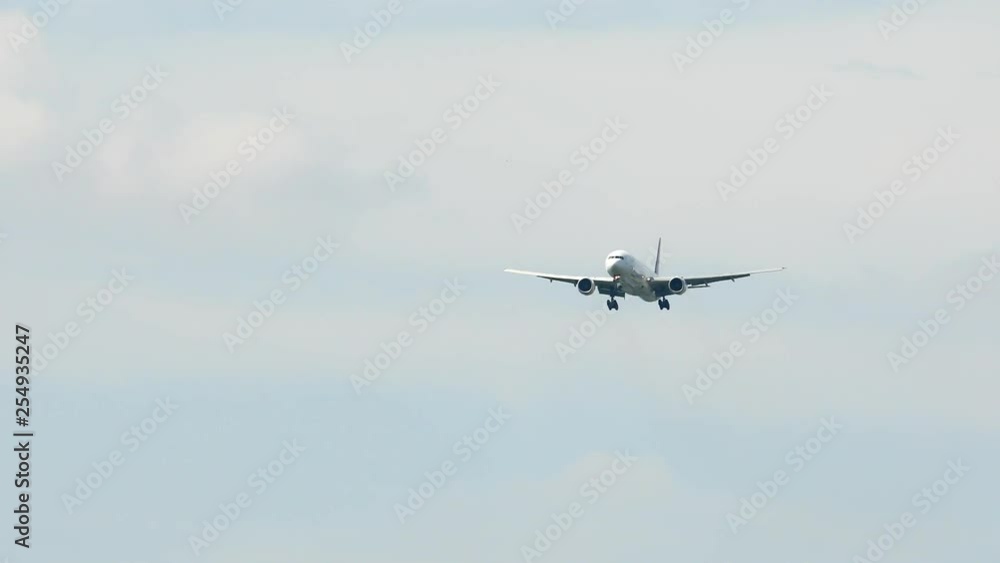 passenger plane approach for landing to airport runway passenger plane approach for landing to airport runway