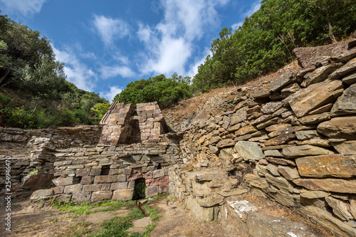 Sito archeologico Su Tempiesu - Orune - Sardegna © alex.pin