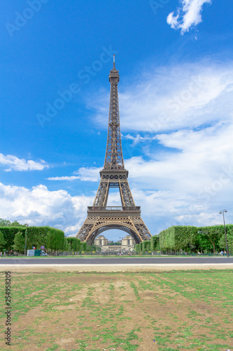 Paris - Der Eifelturm (Hochformat) © Syed Sheraz Ahmed