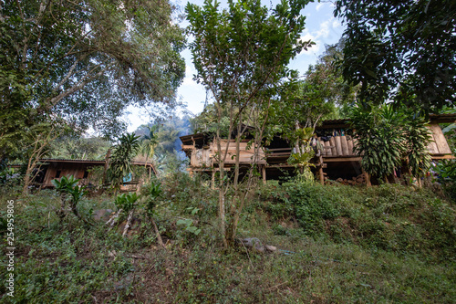 Dorf im Dschungel