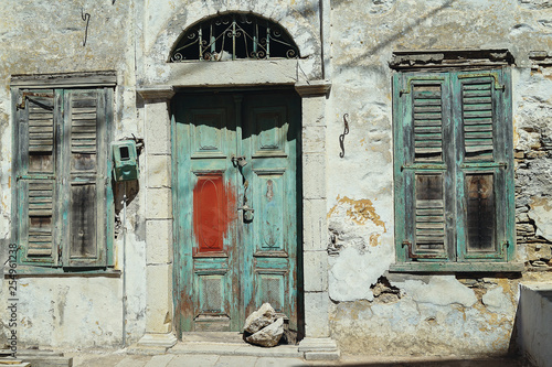 Fototapeta Naklejka Na Ścianę i Meble -  Old house on the street Symi island Greece