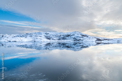 Fototapeta Naklejka Na Ścianę i Meble -  Icy sea water, Norway
