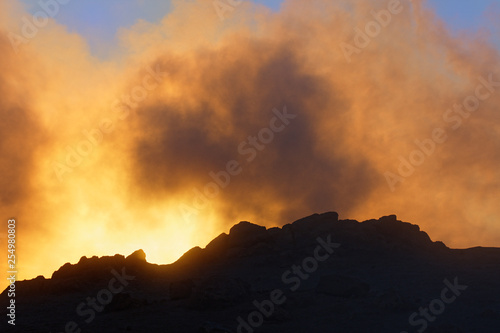 Sonnenaufgang im Geothermalgebiet Hverir, Myvatn, Island