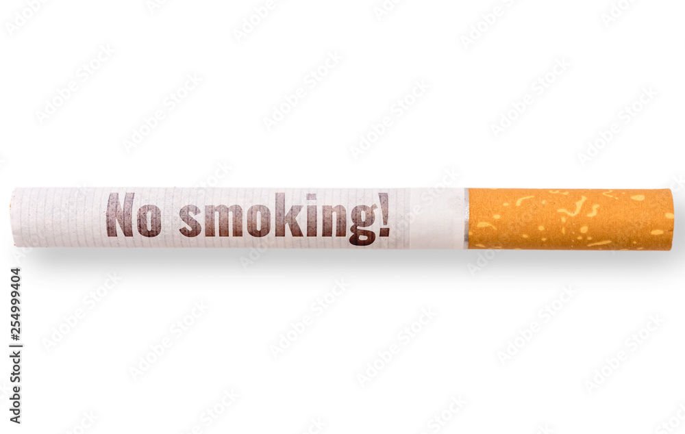 Zigarette mit dem Schriftzug No smoking vor weißem Hintergrund Zigarette mit dem Schriftzug No smoking vor weißem Hintergrund