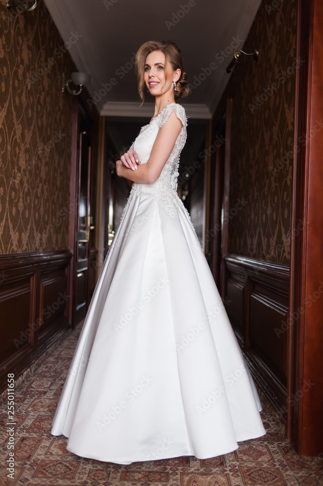 Bride in the brown hall Bride in the brown hall