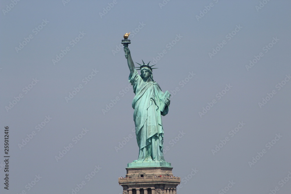 Obraz premium Liberty Monument, Hudson River, New York, Estatua de la Libertad sobre el rio Hudson en New York