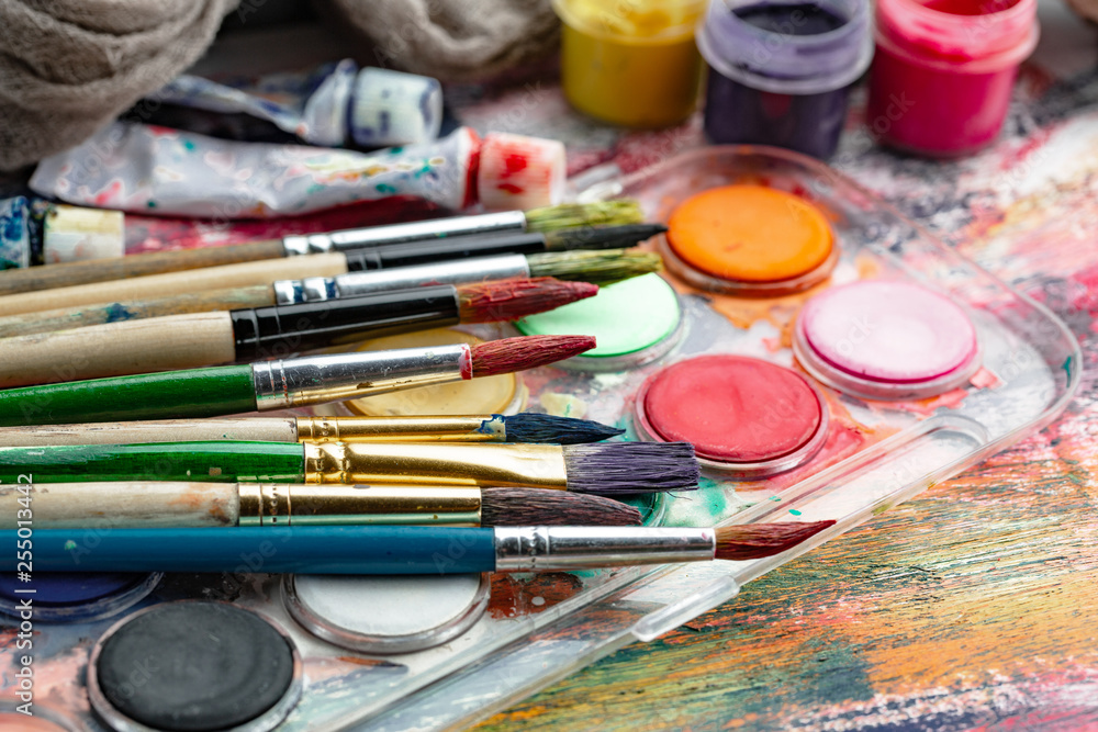 Fototapeta premium Paint brushes and paints for drawing.