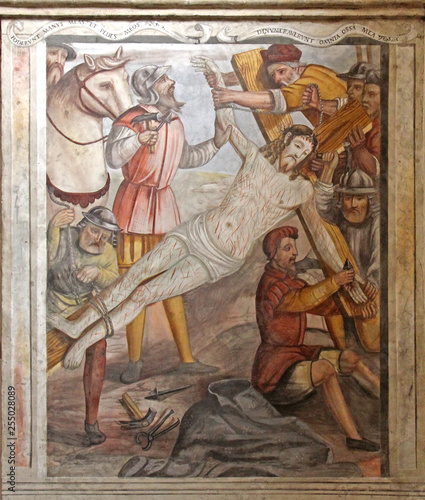 Cristo inchiodato sulla croce; affresco nel Coro delle Monache; Brescia, complesso di Santa Giulia