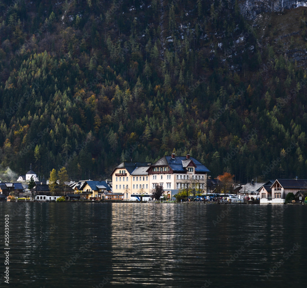 Naklejka premium Beautiful Hallstatt Village of Austria