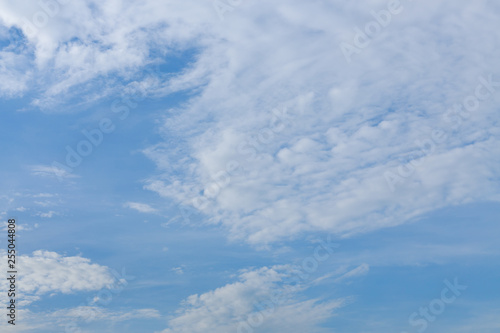 Fototapeta Naklejka Na Ścianę i Meble -  dramatic white cloud on blue sky, nature background