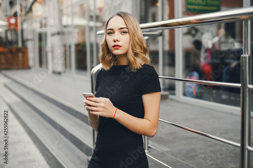 girl with phone