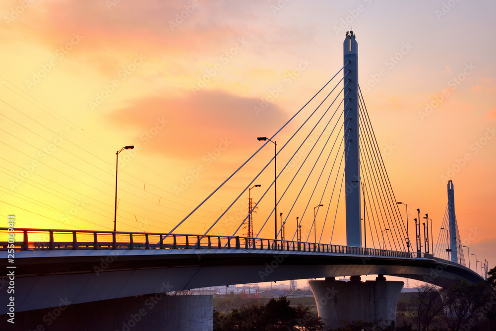 Obraz premium 夕焼けに染まる銀河大橋
