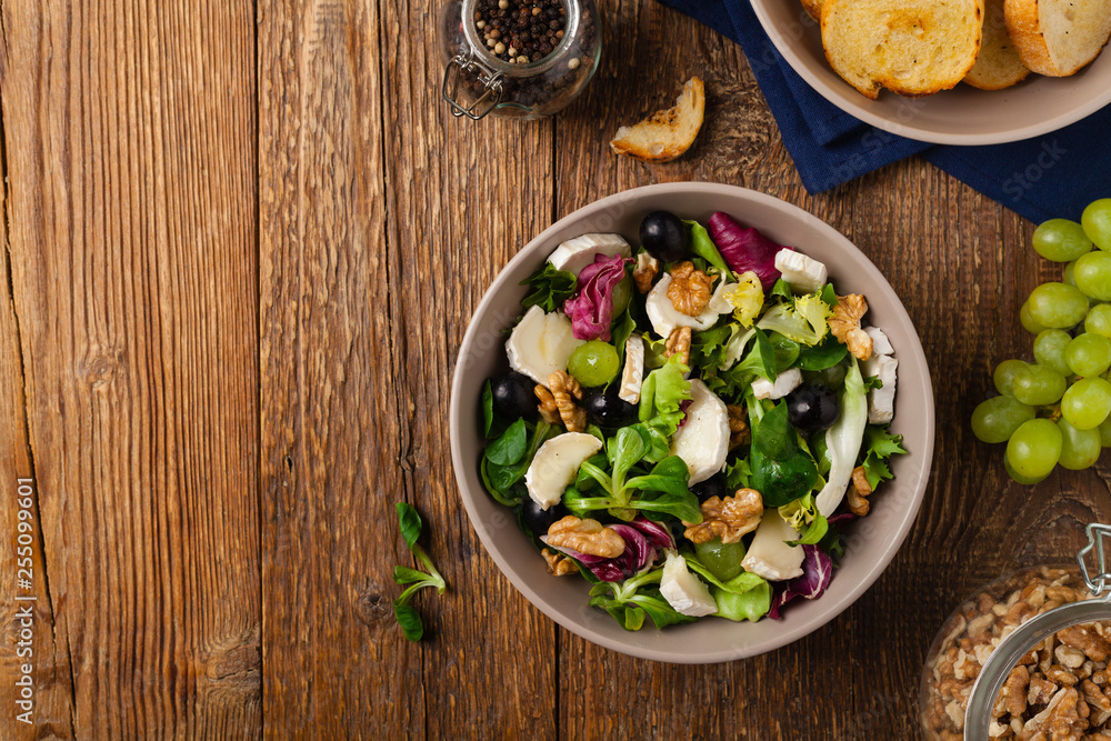 Italian spring salad with goat cheese, grapes and walnuts. Served with croutons.