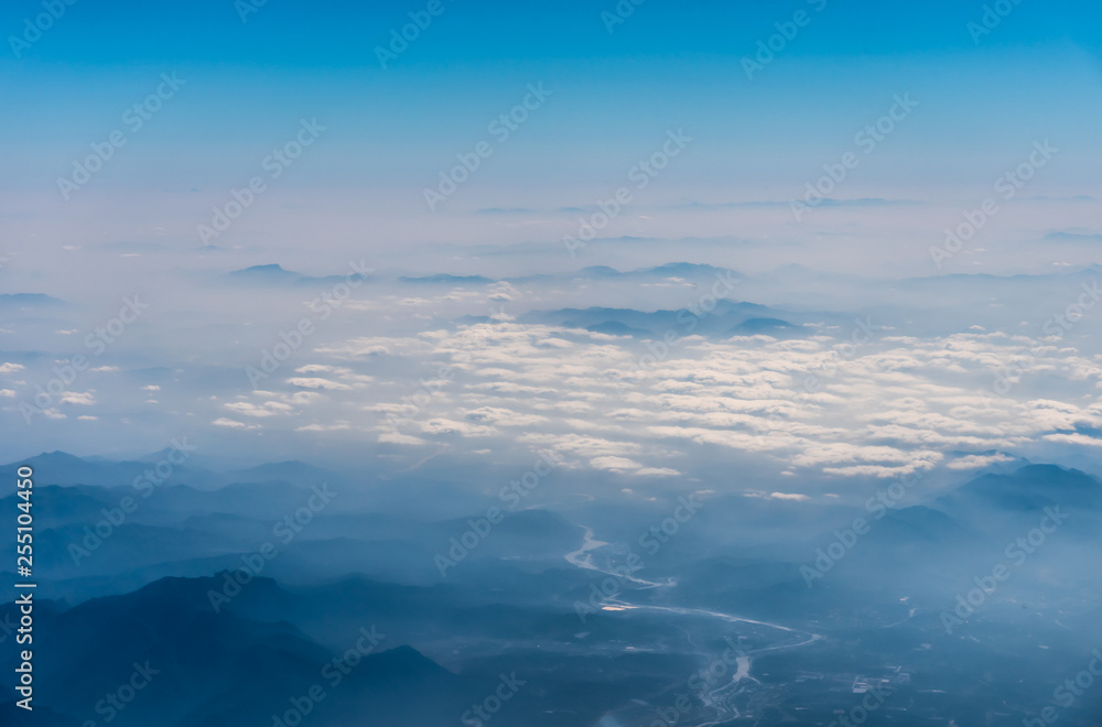 The mountains and the sea of clouds height the sky