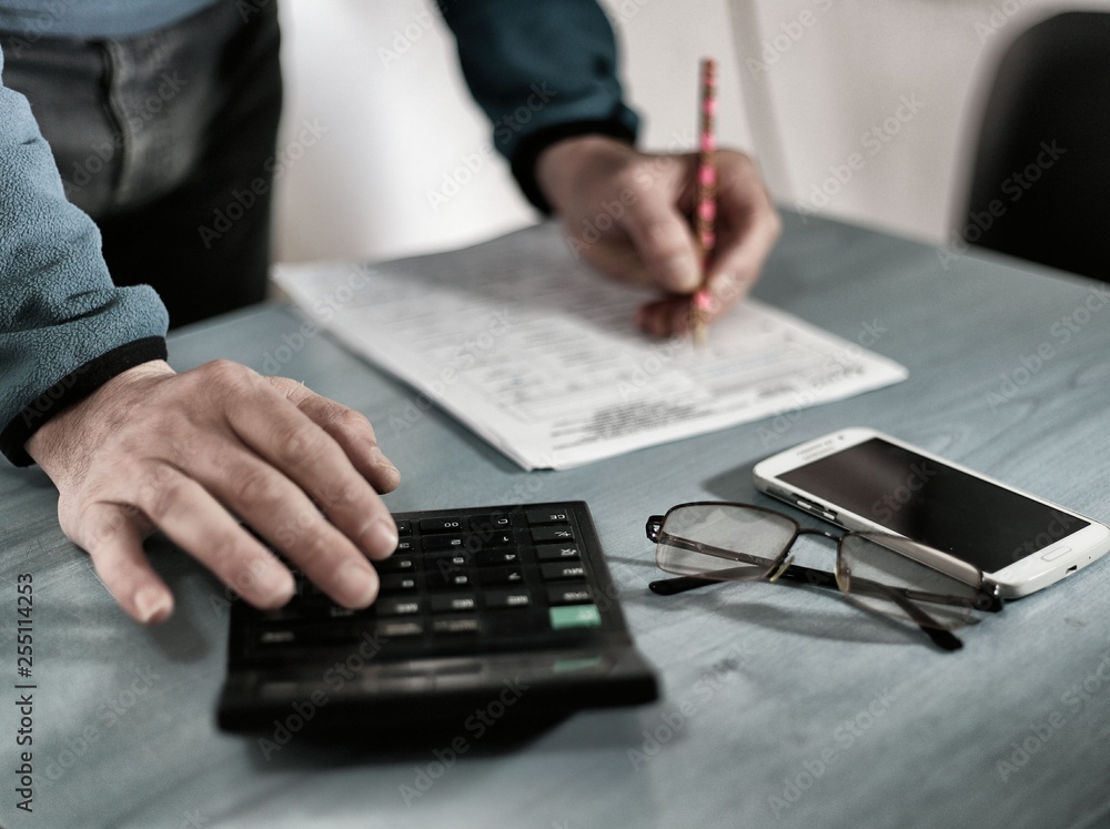 Naklejka premium Businessperson working in office