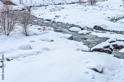 長野県白馬村 松川の雪景色