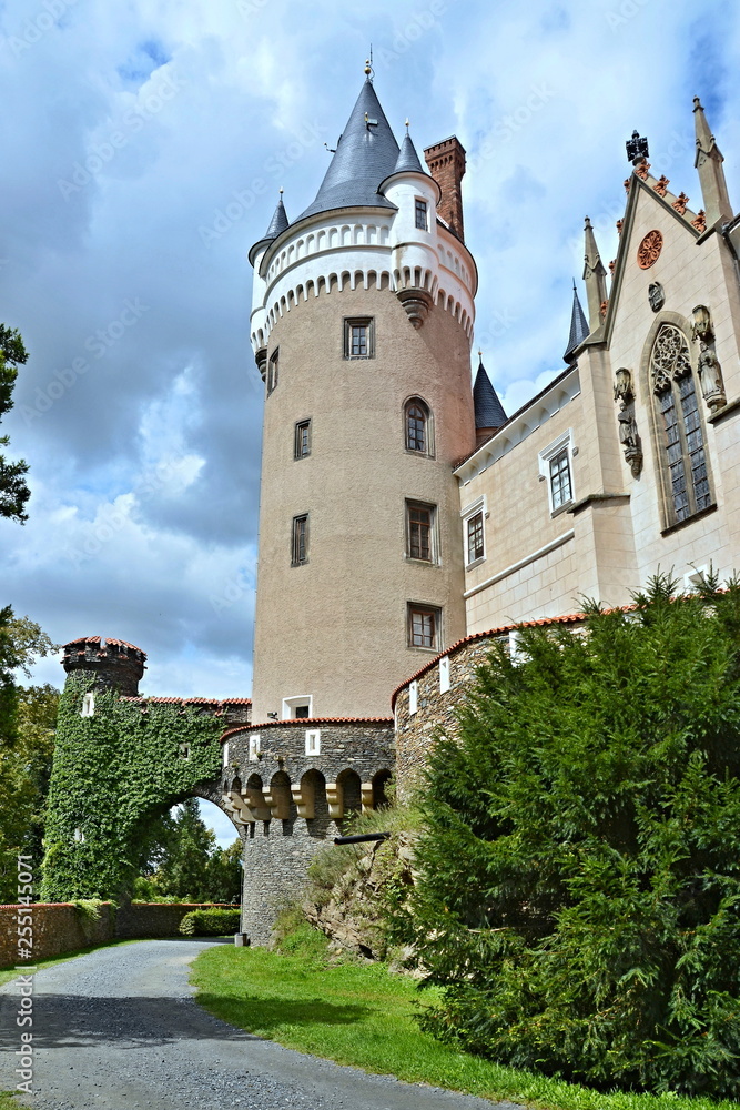 Czech Republic-view on the castle Zleby