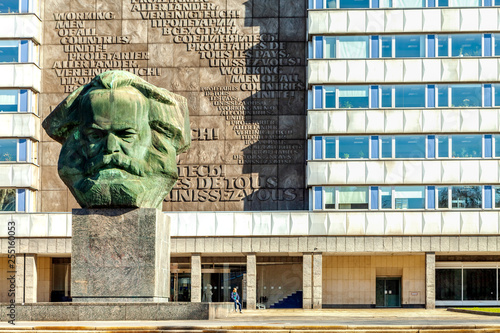 Karl Marx Denkmal, Chemnitz, Deutschland  photo