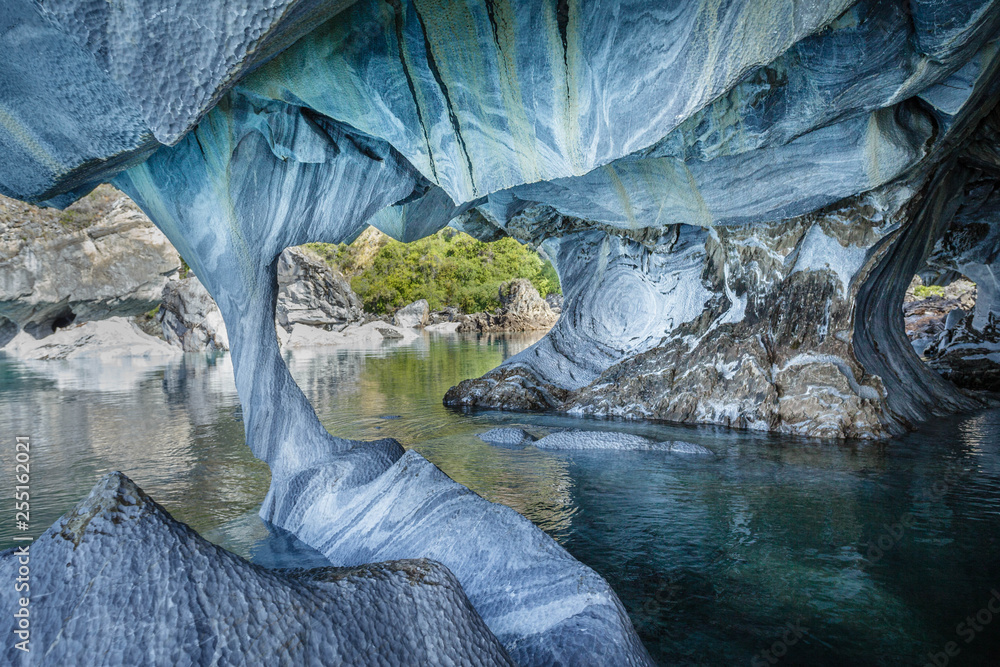 Fototapeta premium Cuevas de Mármol, Carretera Austral, lago General Carrera, Puerto Tranquilo, Chile