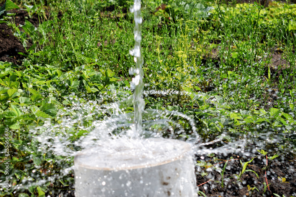 Flowing out of water to surface with splash