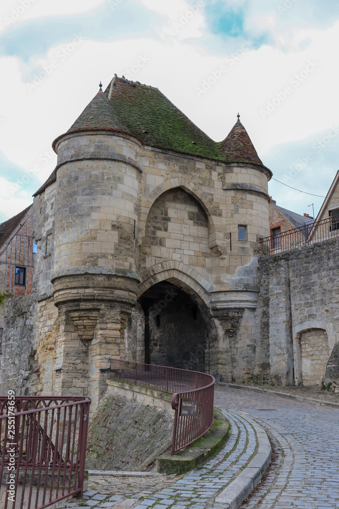 Picardie - Aisne - Laon - Porte d'Ardon entrée de la ville