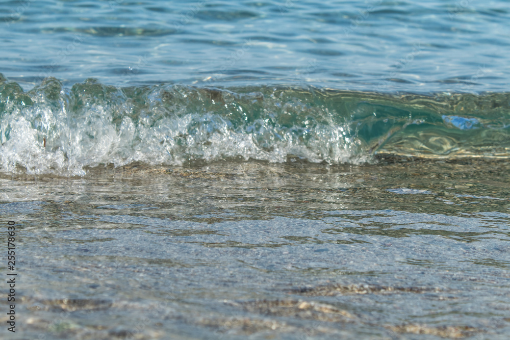 Obraz premium waves on beach