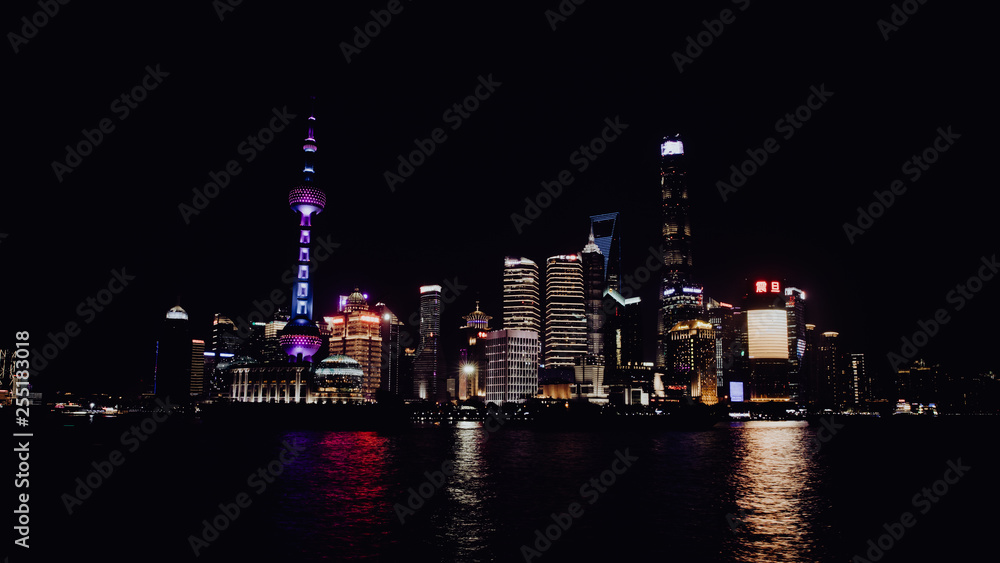 Observer Shanghai la nuit 