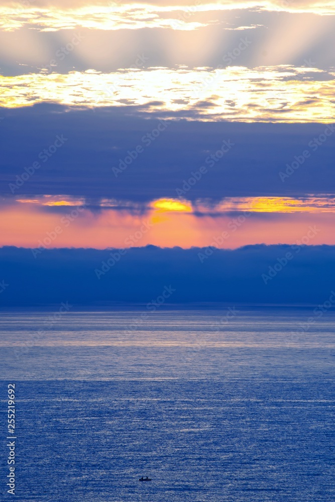 Fototapeta premium sunset over the sea