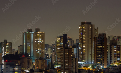 city at night © Vitor