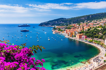 Fotobehang Nice Kustdorp Villefranche-sur-Mer in Frankrijk  © SCStock