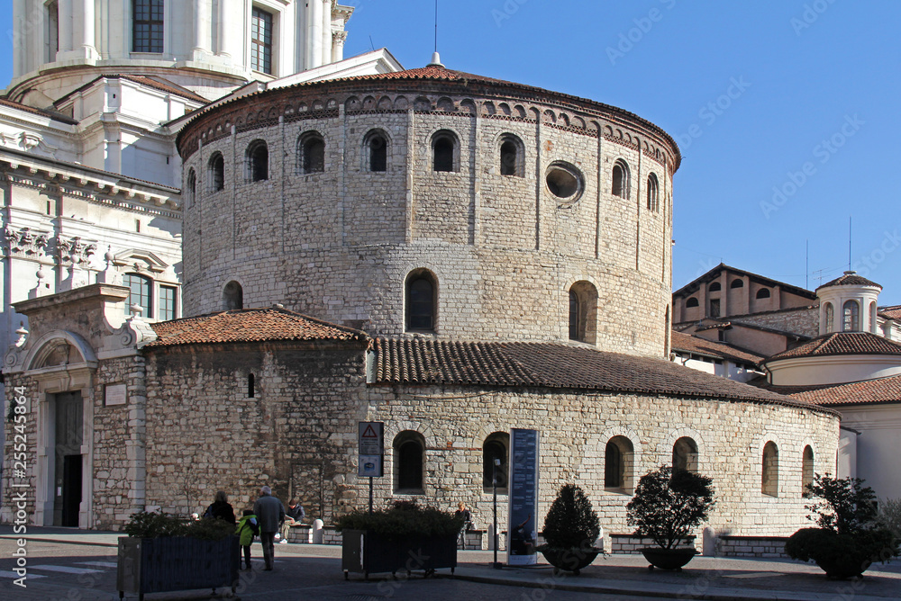 Brescia; il Duomo Vecchio, detto 