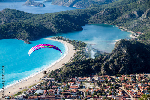 Fototapeta Naklejka Na Ścianę i Meble -  Paragliding at Ölüdeniz