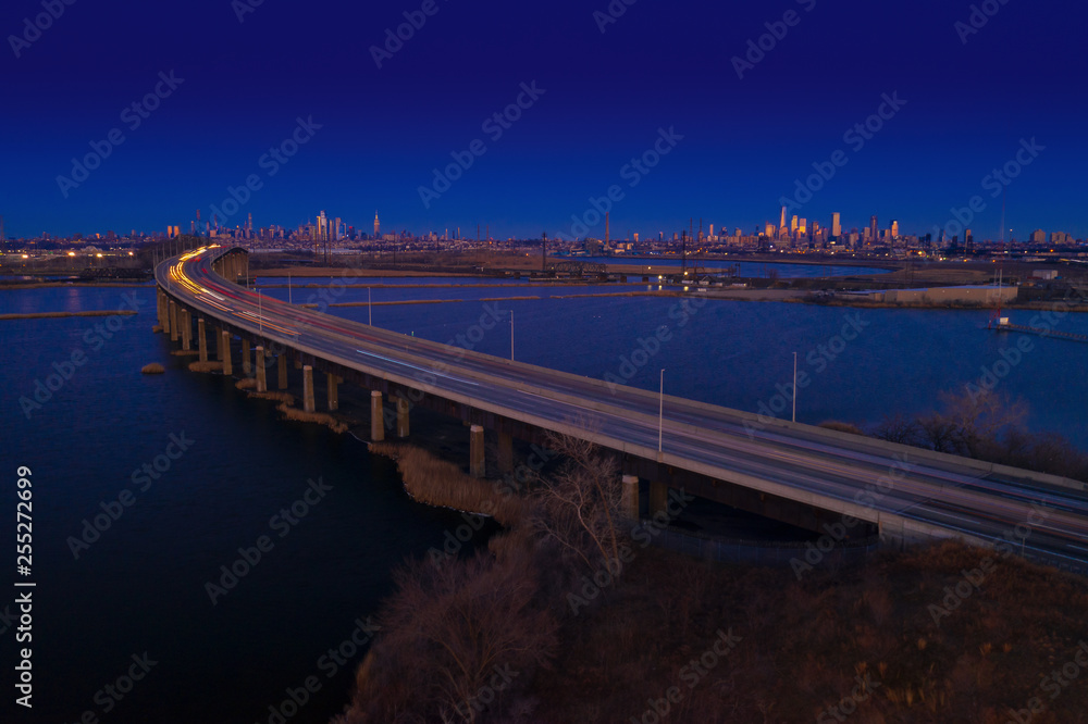 Fototapeta premium NYC Skyline at dusk