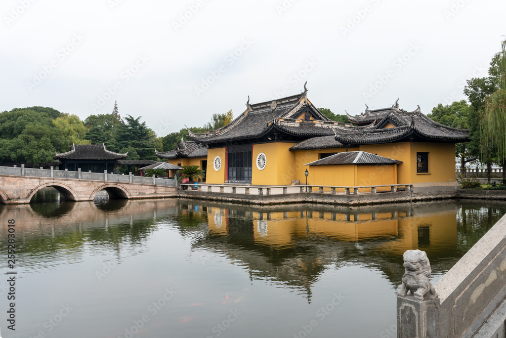 Fototapeta premium Bridges and temples of all Fook temple in Suzhou