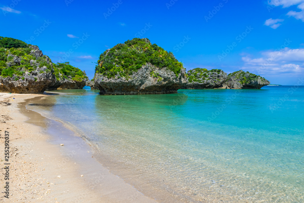 Fototapeta premium 浜比嘉島の海