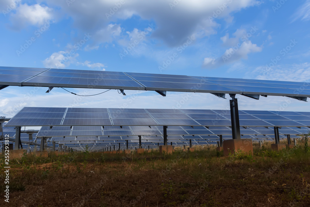 Solar panel, alternative electricity source - concept of sustainable resources, And this is a new system that can generate electricity more than the original, This's the sun tracking systems Solar panel, alternative electricity source - concept of sustainable resources, And this is a new system that can generate electricity more than the original, This's the sun tracking systems