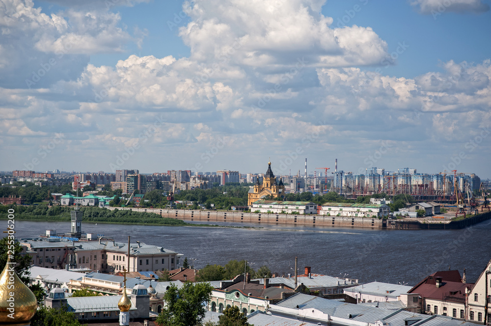 Obraz premium Nizhny Novgorod city view of the city and the river Oka