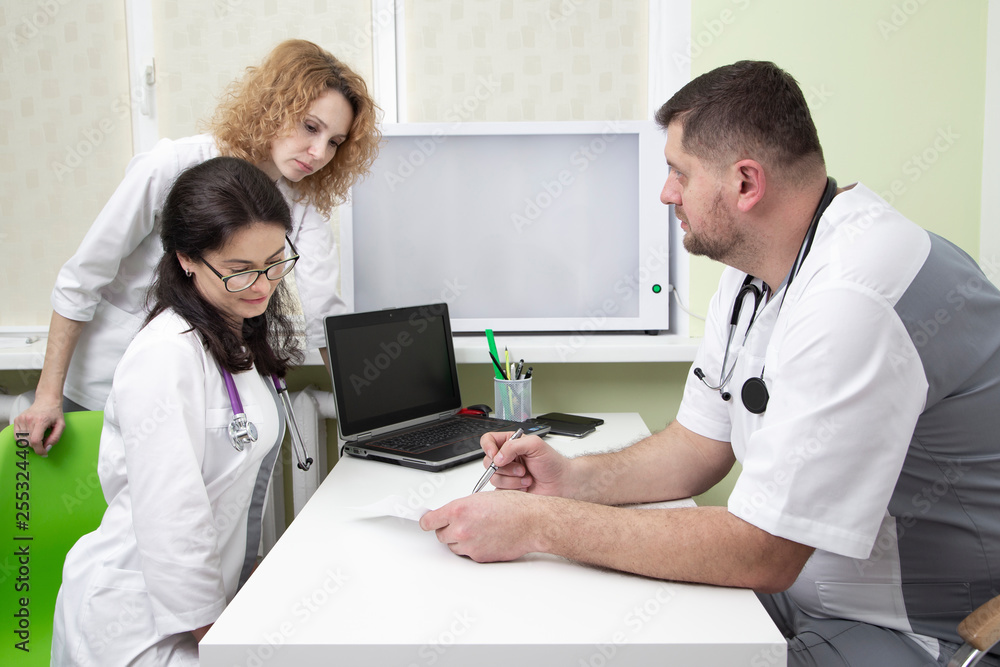 Fototapeta premium council of three doctors