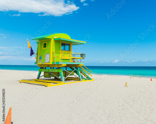 Colorful lifeguard tower in Miami Beach © Gabriele Maltinti