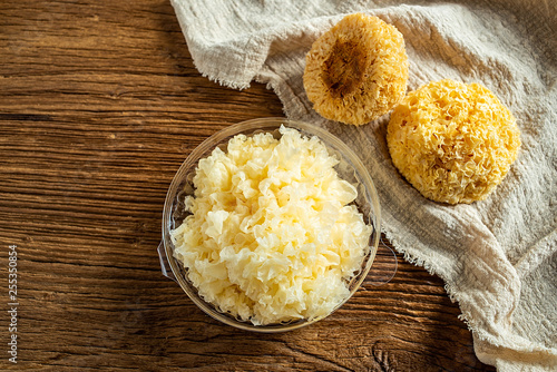 Fresh white fungus and dried white fungus photo