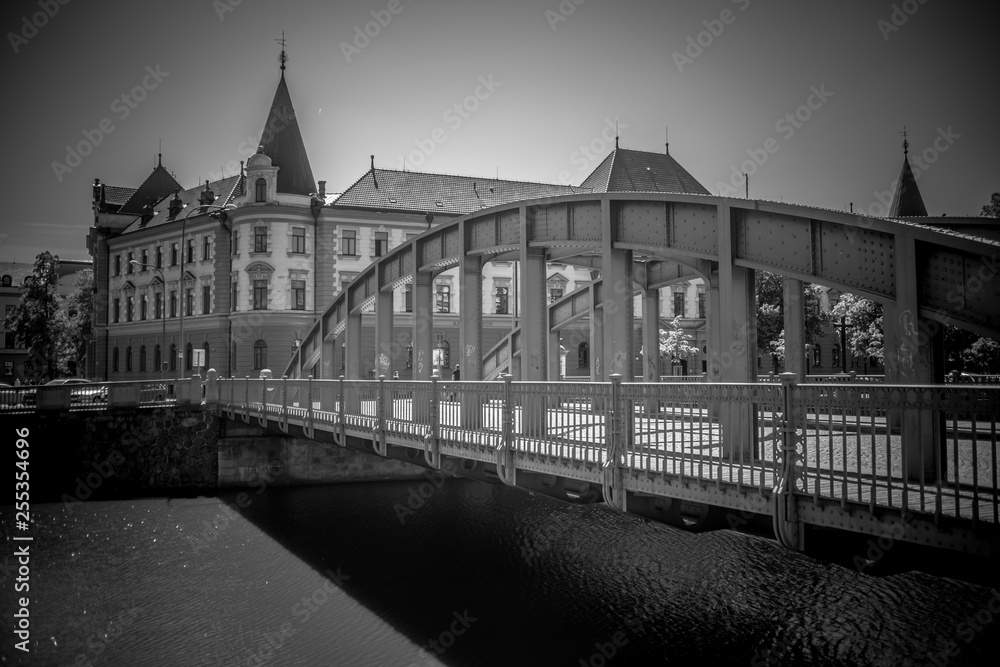 Fototapeta premium Bridge over the River in the City
