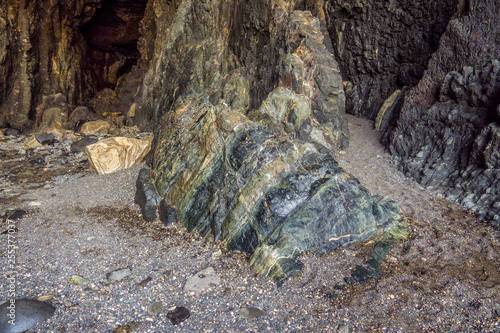 Große Felsenhöhlen am Atlantik in Ajuy auf Fuerteventura