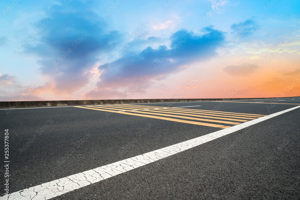 Fototapeta premium Road surface and sky cloud landscape..