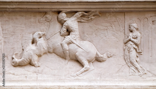 Photo Saint George freeing the Princess by Donatello, Orsanmichele Church in Florence,