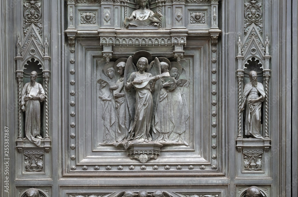 Obraz premium Detail of door of Cattedrale di Santa Maria del Fiore (Cathedral of Saint Mary of the Flower), Florence, Italy