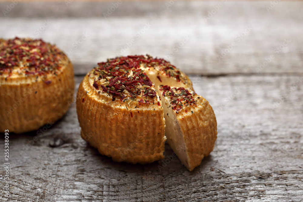 Fototapeta premium Wędzony twaróg.